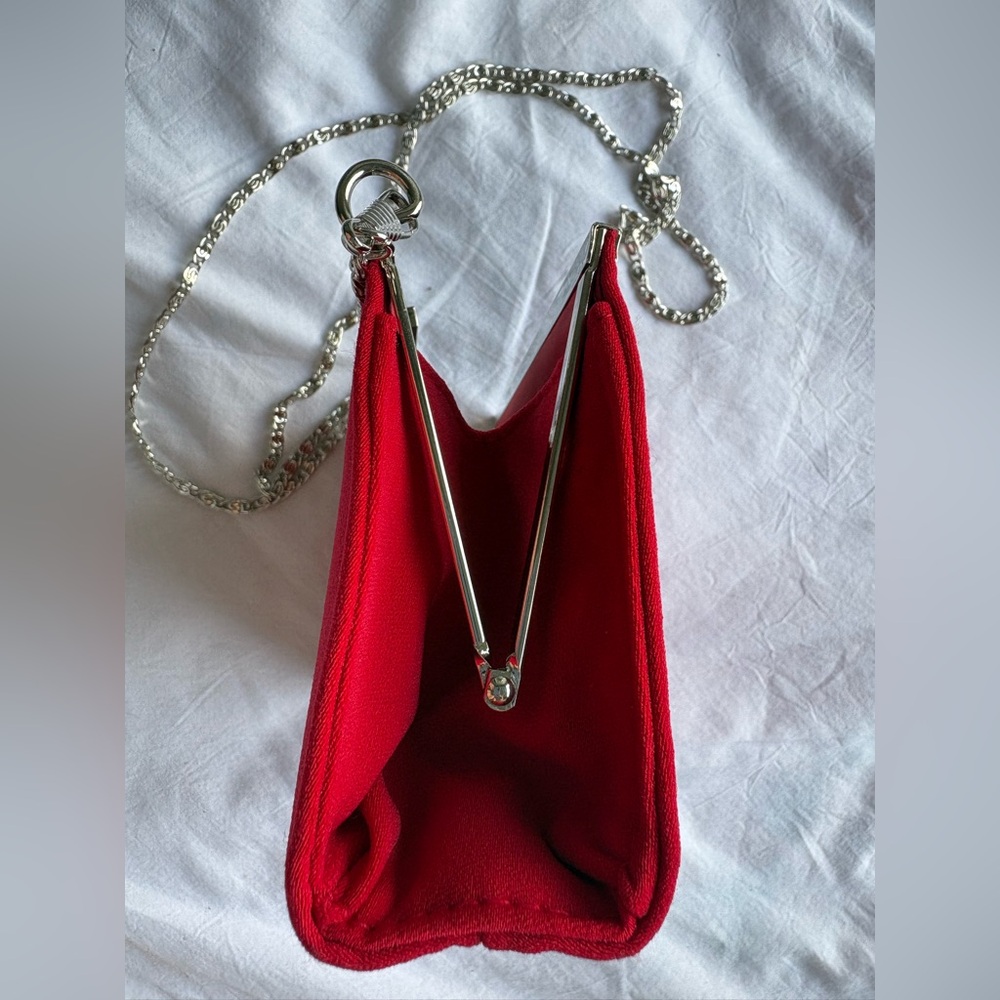 Elegant Red Chain Clutch - Picture 4 of 7
